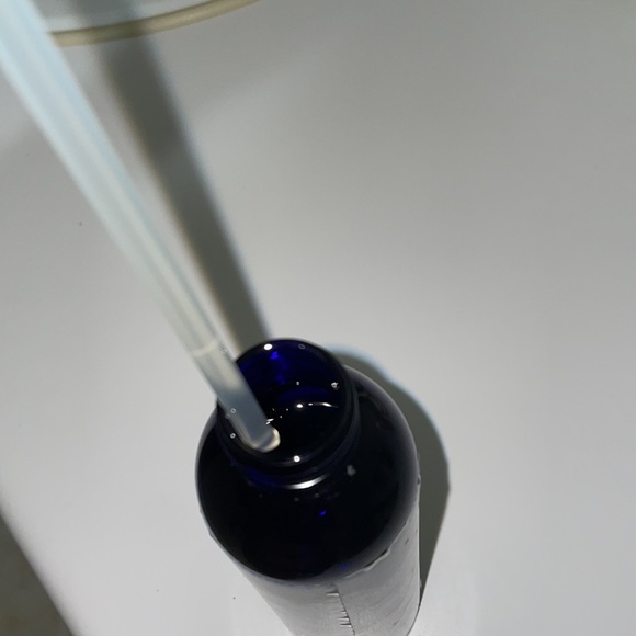 2/50 Kiehls Midnight botanical cleansing oil - Picture 2 of 2